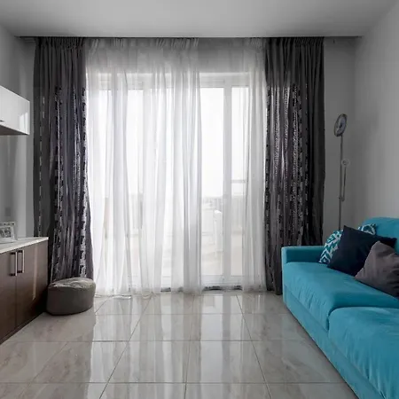 Appartement Sunny Penthouse Wterrace And Open Views