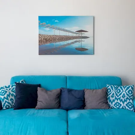 Sunny Penthouse Wterrace And Open Views *