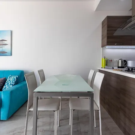 Sunny Penthouse Wterrace And Open Views Daire St. Paul's Bay