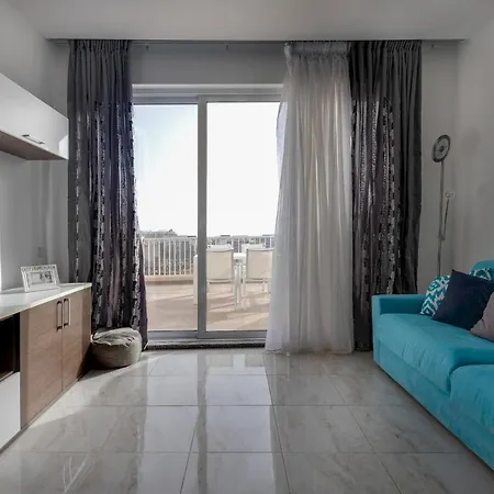 Sunny Penthouse Wterrace And Open Views Appartement *